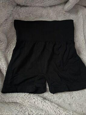 High-Waist Black Sculpting Shorts for Women shaping short